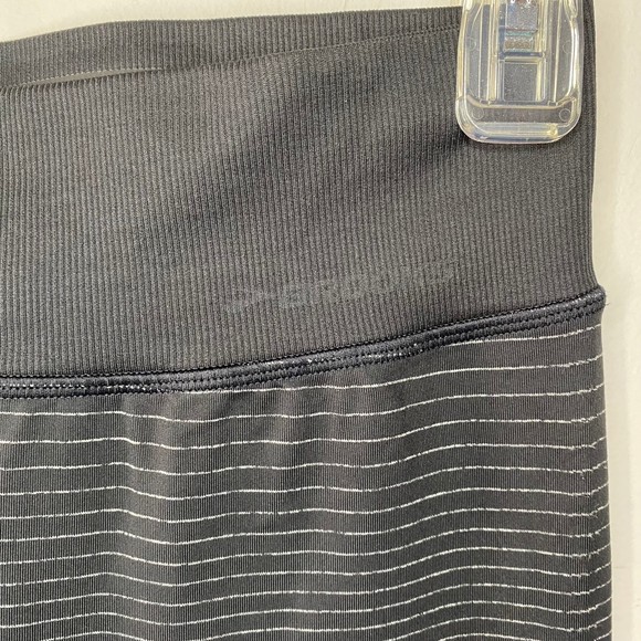 BROOKS woman's size small S Strecker DriLayer cycling biking stripe capri pants - Picture 6 of 11